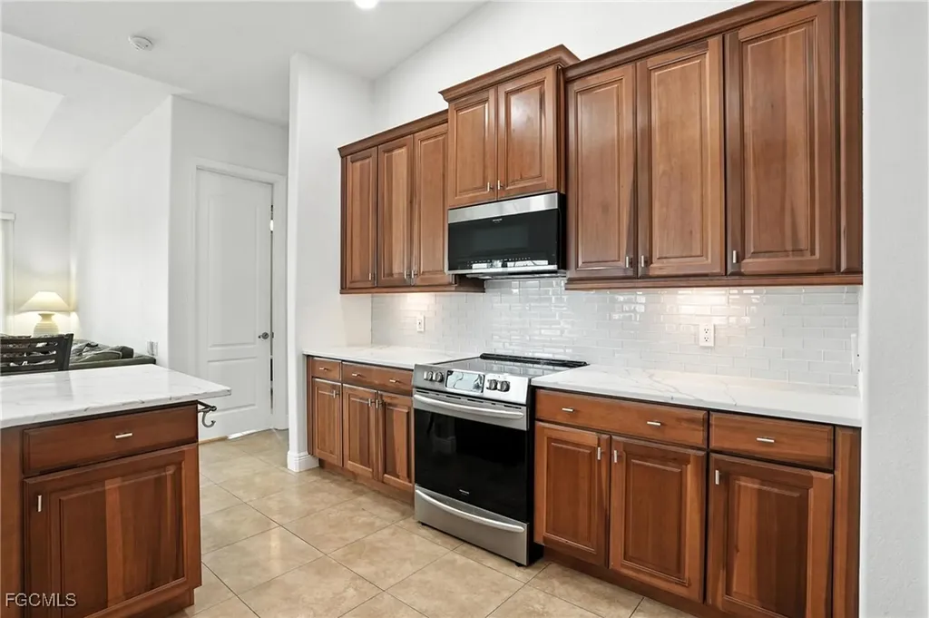 2819 SW 33rd Street Cape Coral FL 33914
