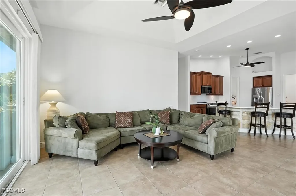 2819 SW 33rd Street Cape Coral FL 33914