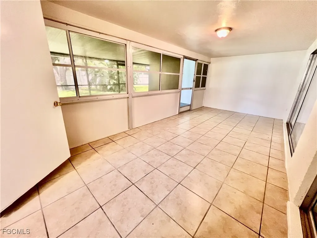 119 NE 16th Place Cape Coral FL 33909