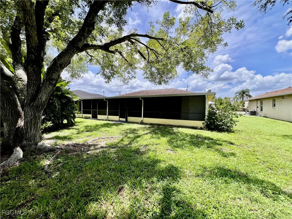 119 NE 16th Place Cape Coral FL 33909
