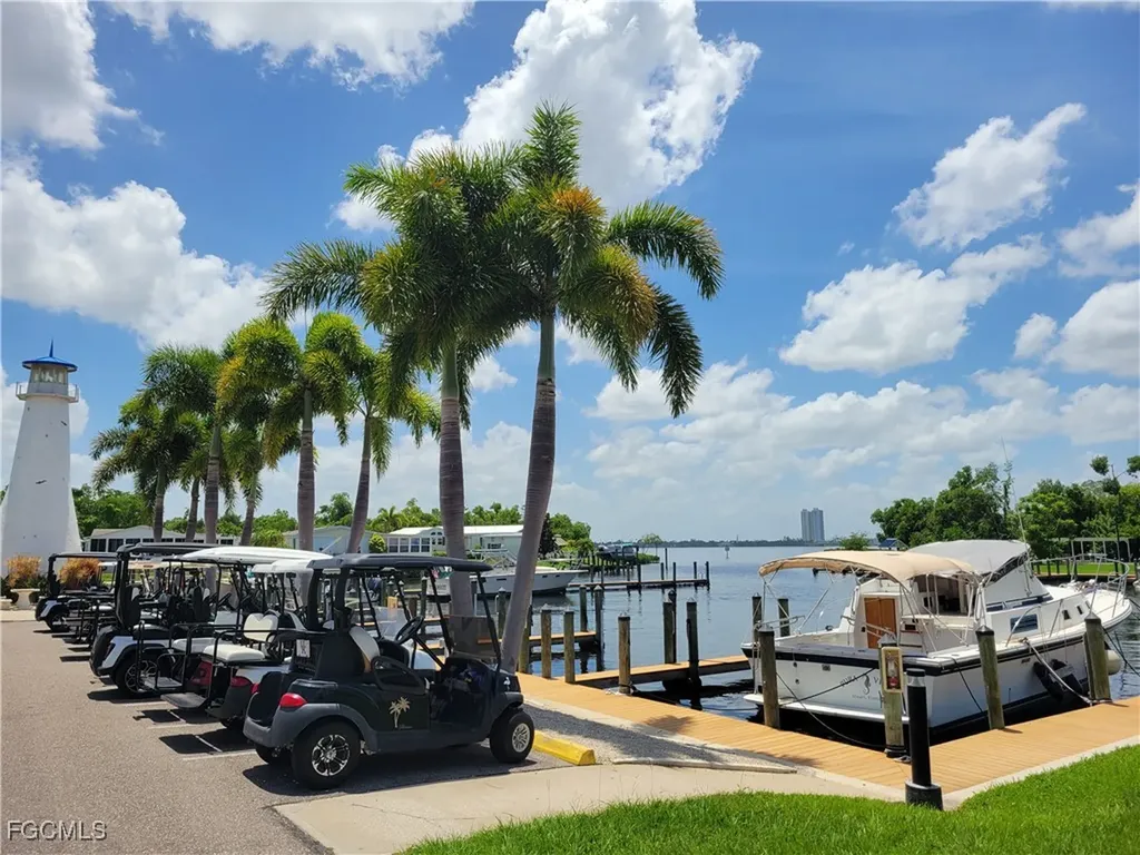 5502 Sir Walter Way North Fort Myers FL 33917