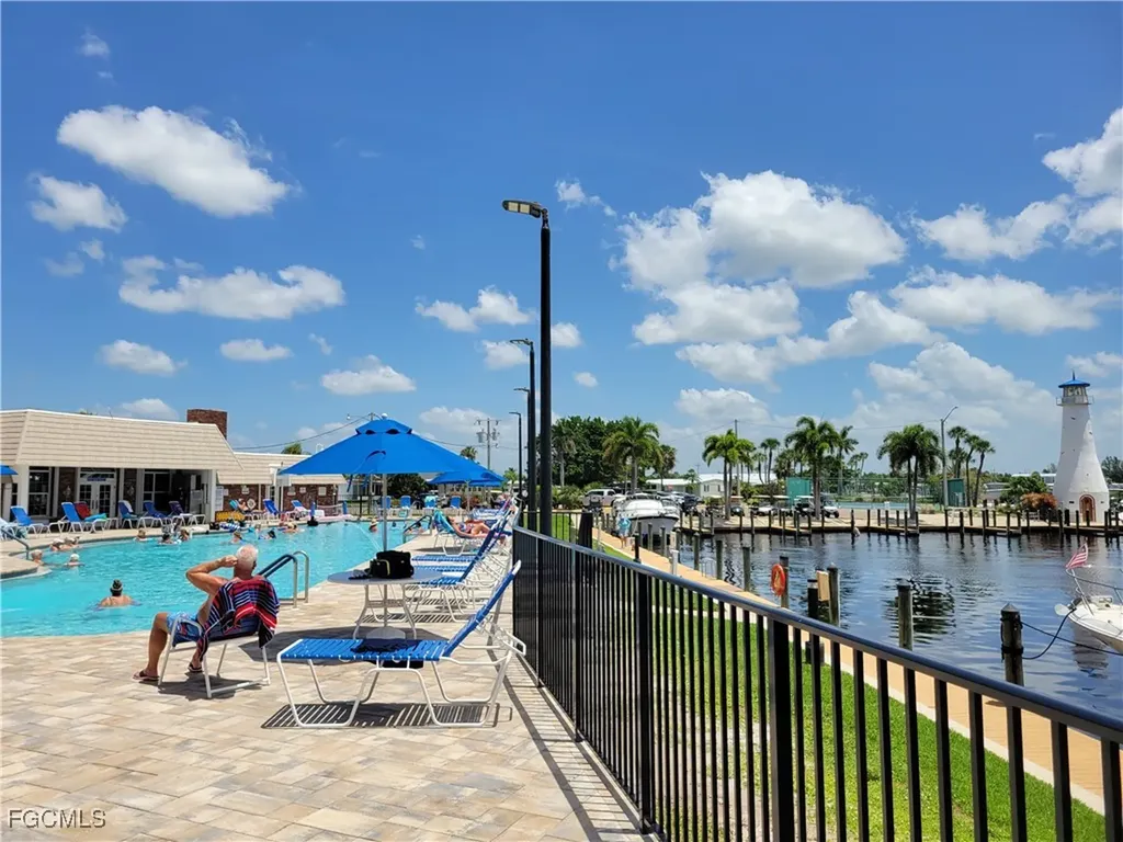 5502 Sir Walter Way North Fort Myers FL 33917