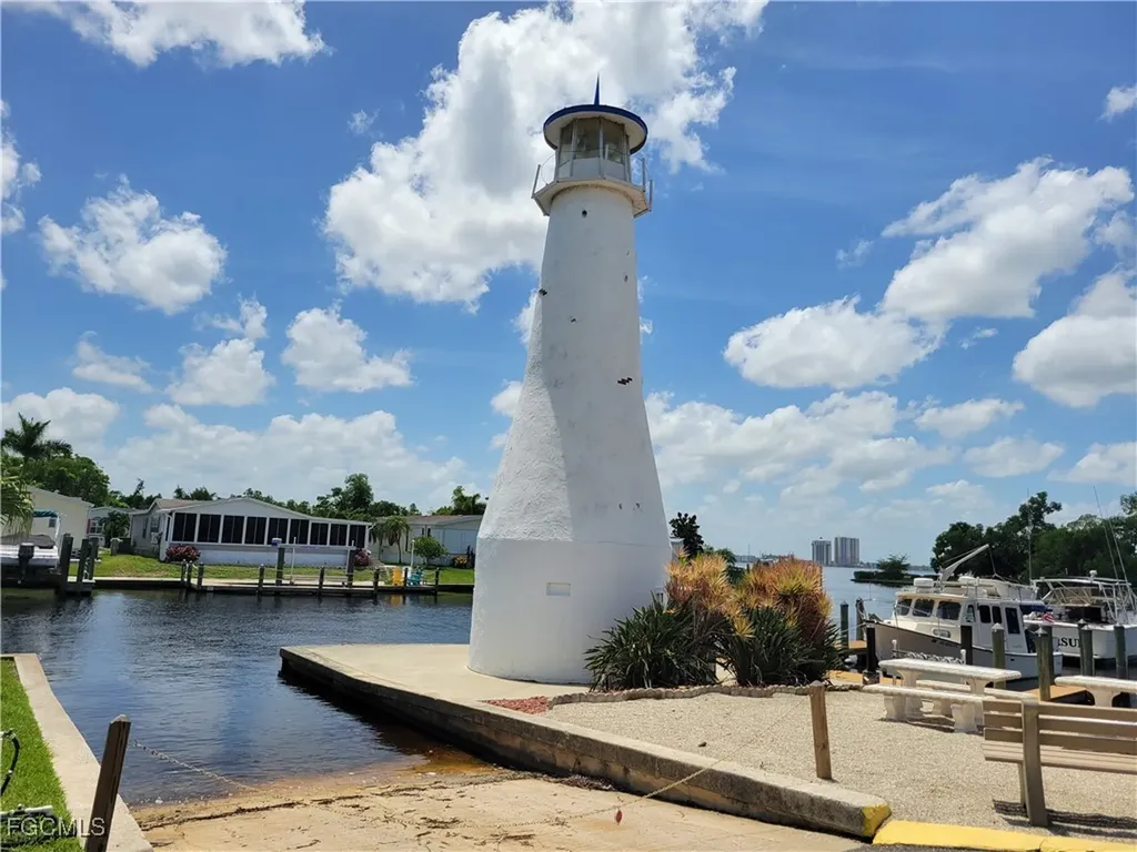 5502 Sir Walter Way North Fort Myers FL 33917