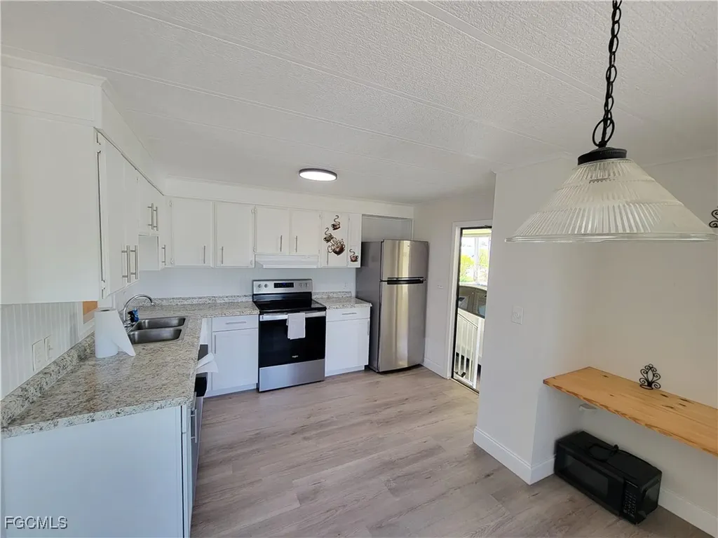 5502 Sir Walter Way North Fort Myers FL 33917