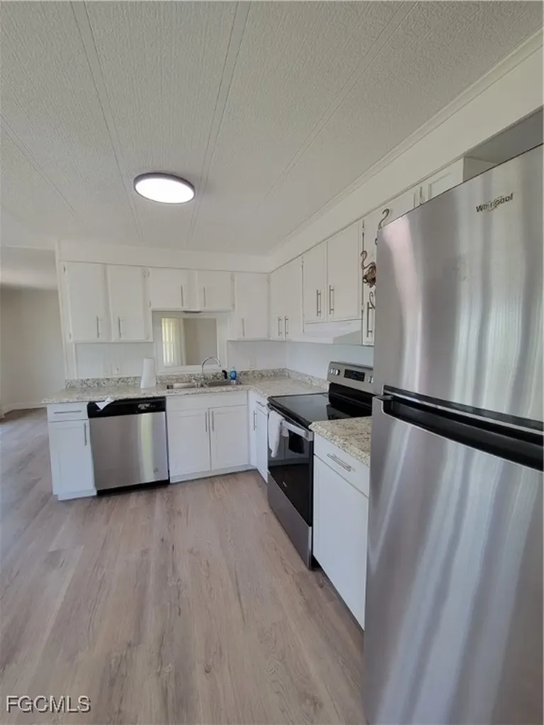 5502 Sir Walter Way North Fort Myers FL 33917