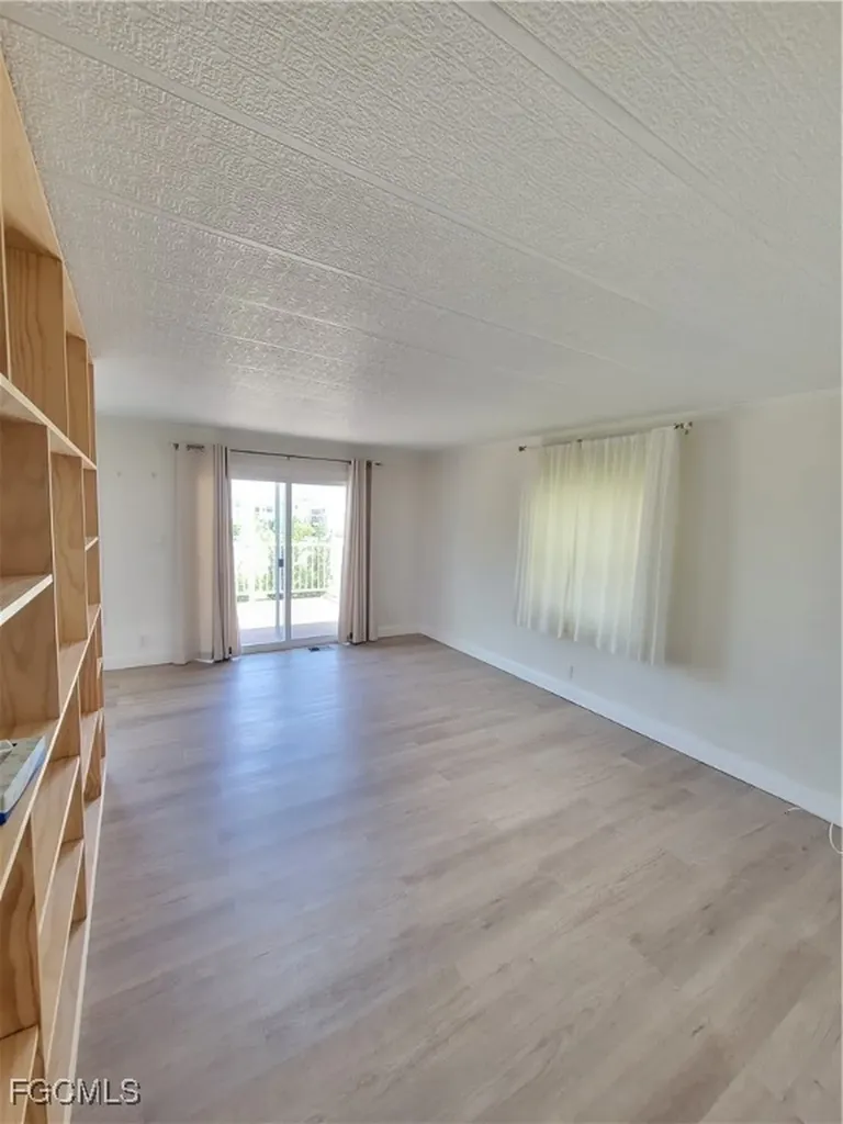 5502 Sir Walter Way North Fort Myers FL 33917