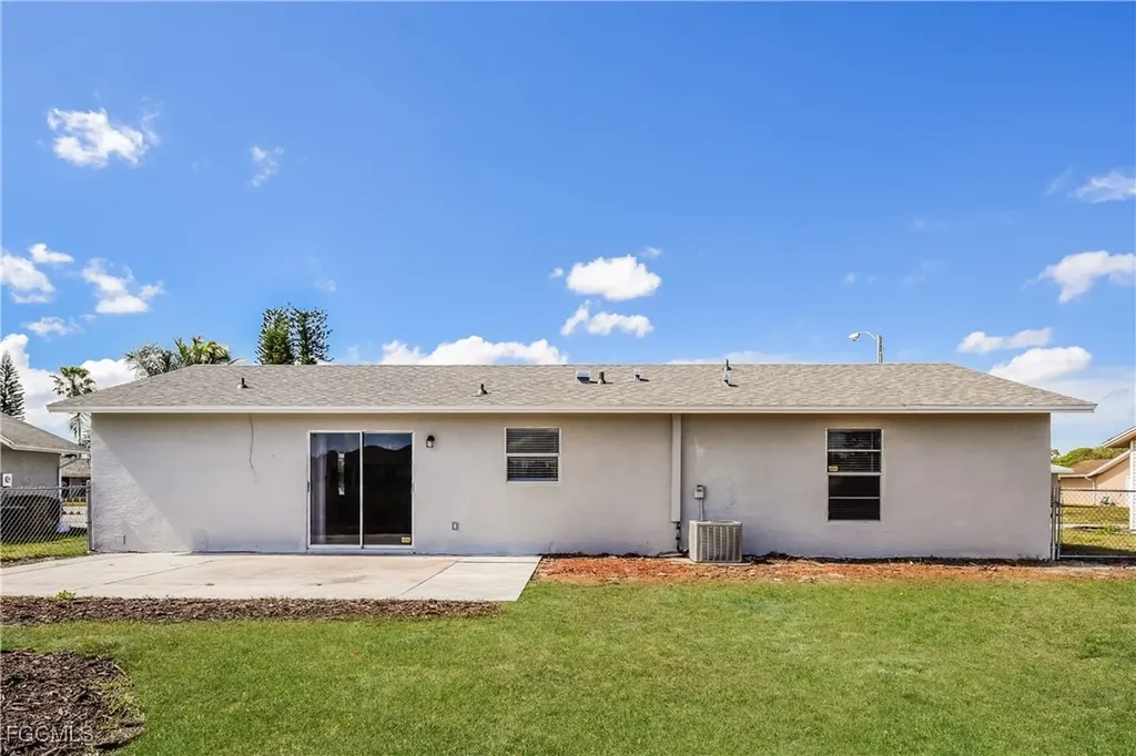 10745 Cocoatree Court Lehigh Acres FL 33936