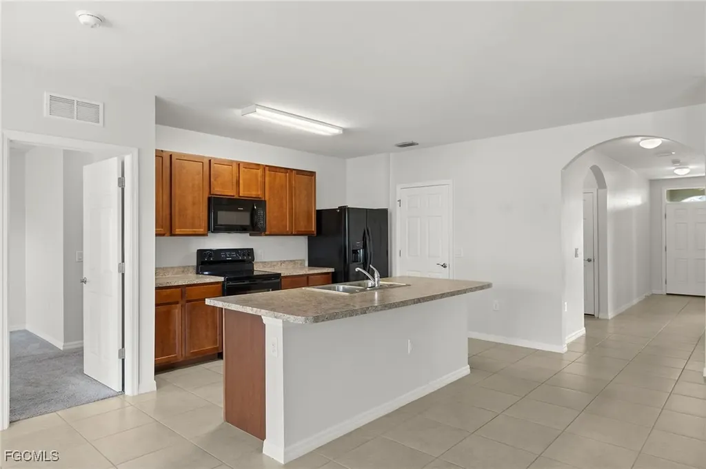 3495 Acapulco Circle Cape Coral FL 33909