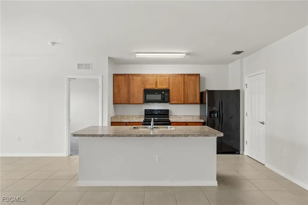 3495 Acapulco Circle Cape Coral FL 33909