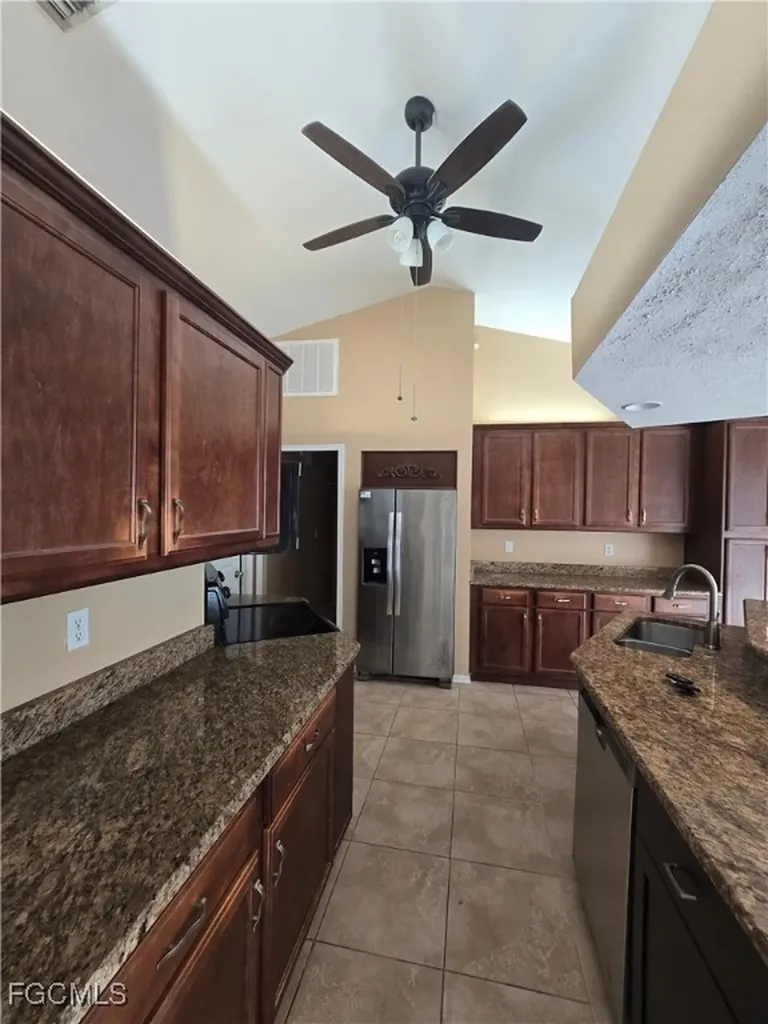 2143 SW 5th Place Cape Coral FL 33991