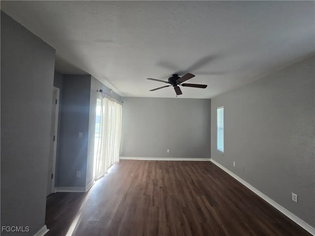 2143 SW 5th Place Cape Coral FL 33991