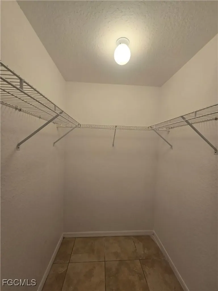 2143 SW 5th Place Cape Coral FL 33991