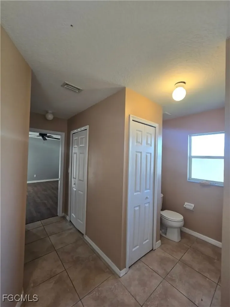 2143 SW 5th Place Cape Coral FL 33991