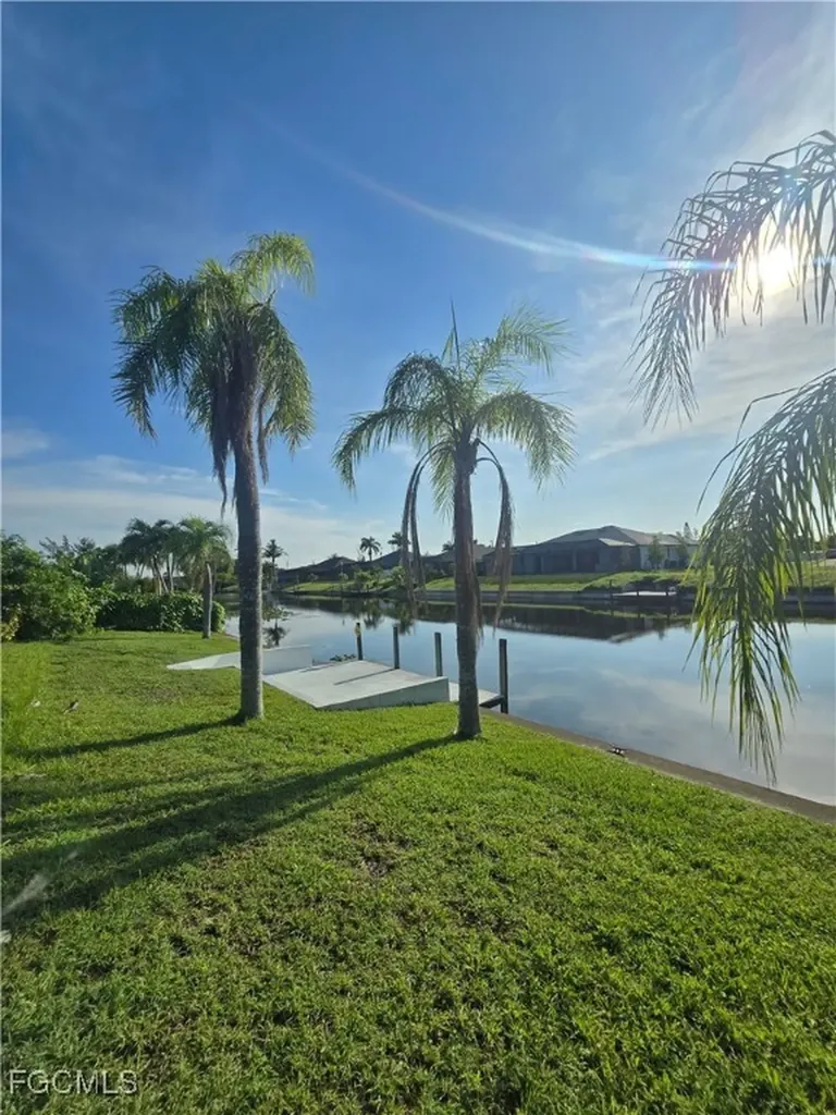 2143 SW 5th Place Cape Coral FL 33991
