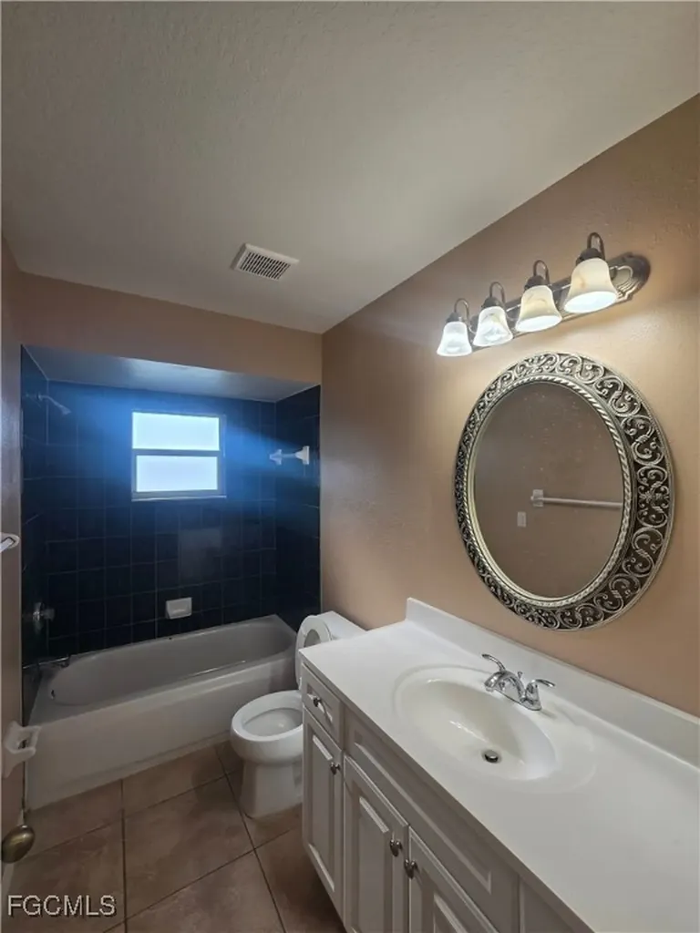 2143 SW 5th Place Cape Coral FL 33991