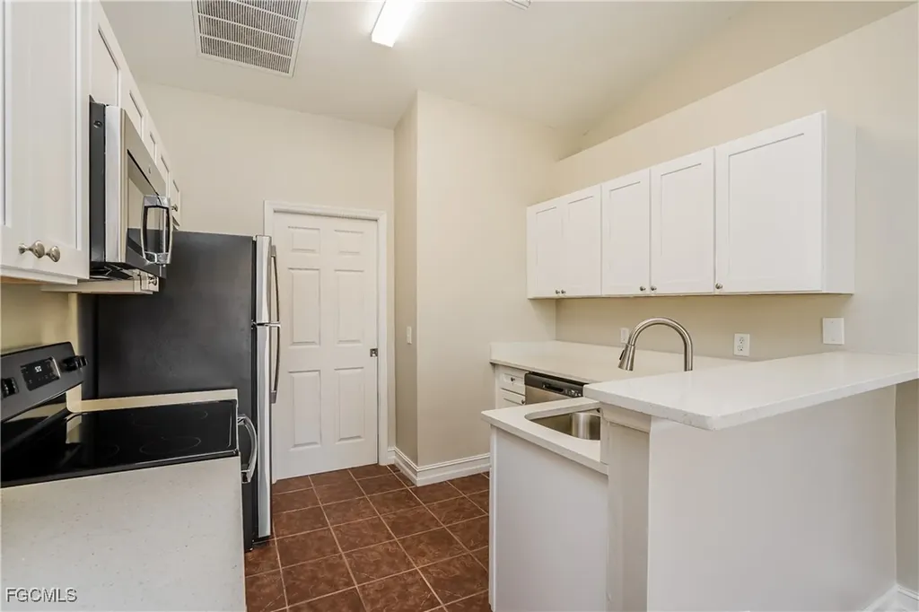 2122 NE 20th Lane Cape Coral FL 33909