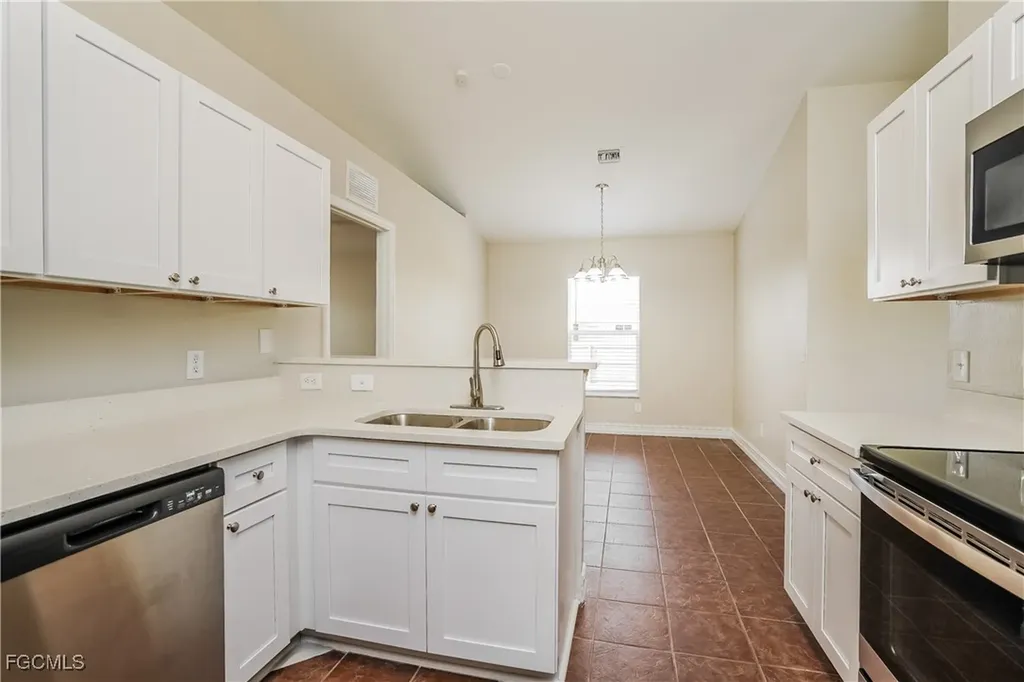 2122 NE 20th Lane Cape Coral FL 33909