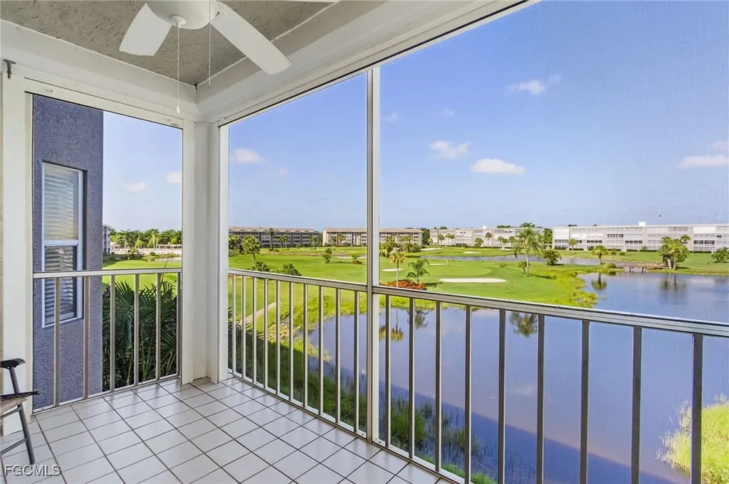 Fort Myers FL, 14891 Hole In One Circle, Unit 310-MUIRFIELD
