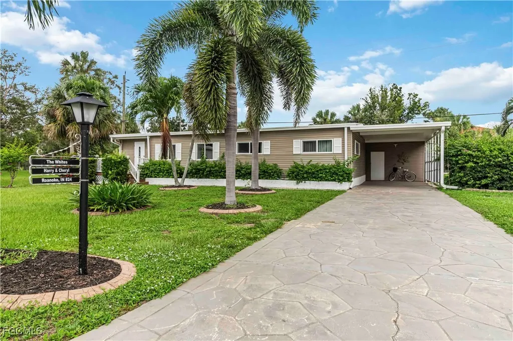 24 Williamsburg Way Fort Myers FL 33908