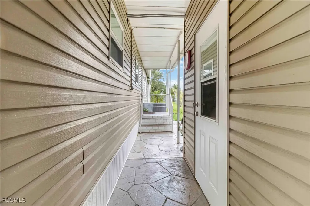 24 Williamsburg Way Fort Myers FL 33908