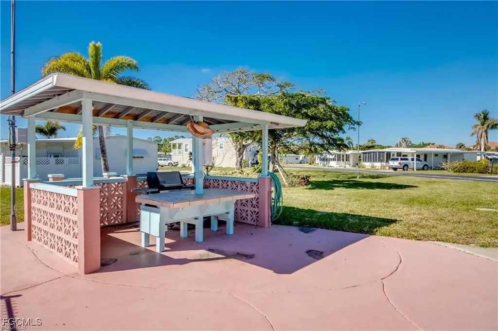 24 Williamsburg Way Fort Myers FL 33908