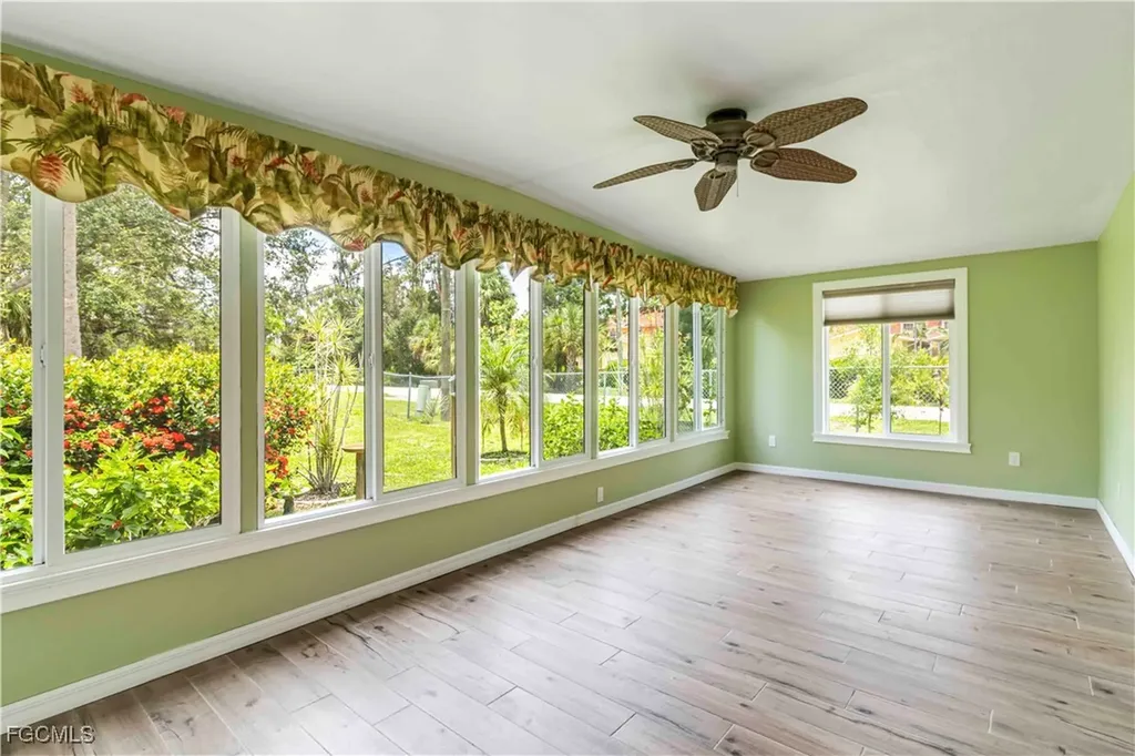 24 Williamsburg Way Fort Myers FL 33908