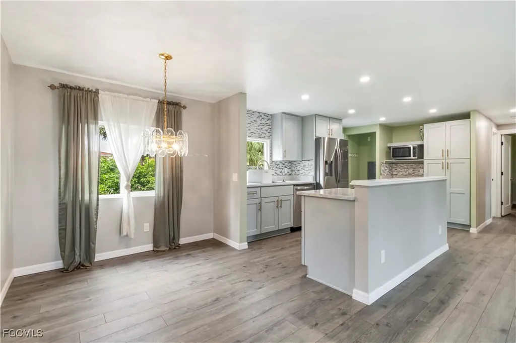 24 Williamsburg Way Fort Myers FL 33908