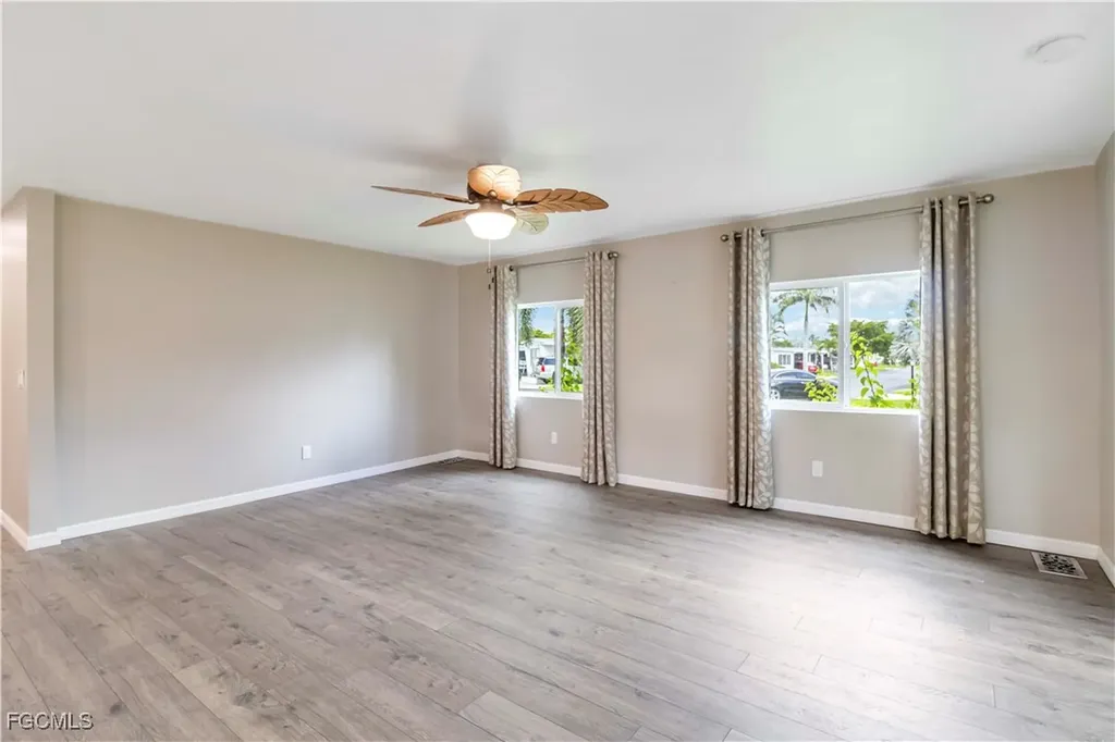 24 Williamsburg Way Fort Myers FL 33908