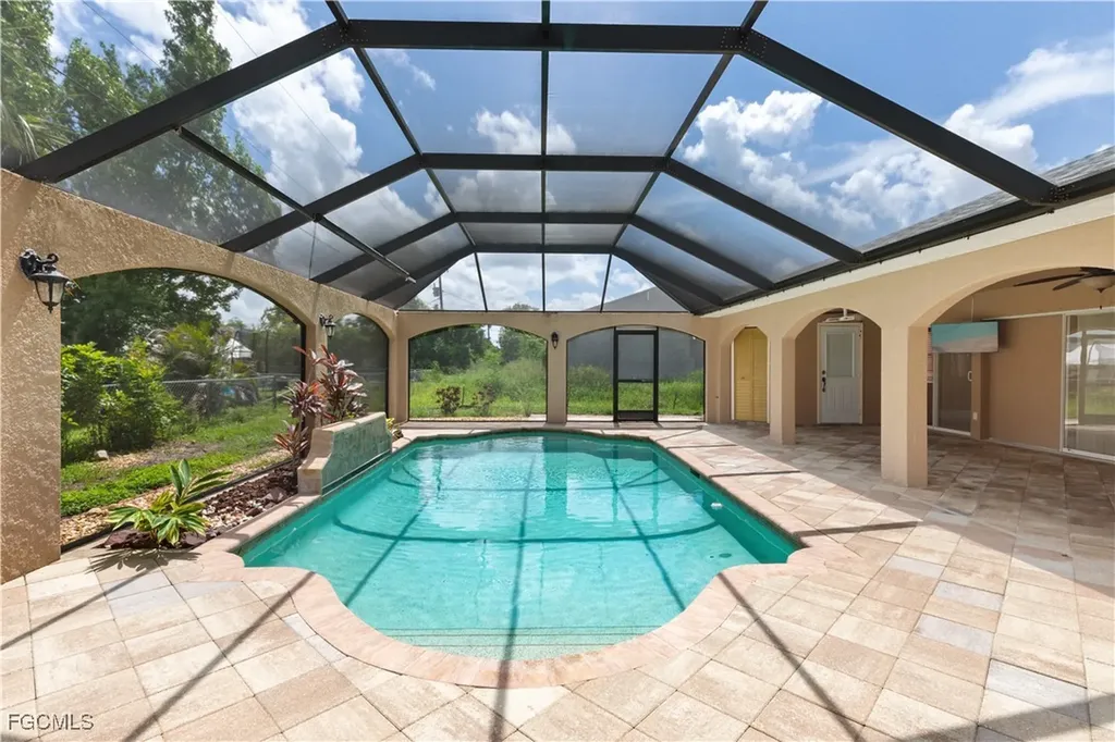 329 NE 9th Street Cape Coral FL 33909