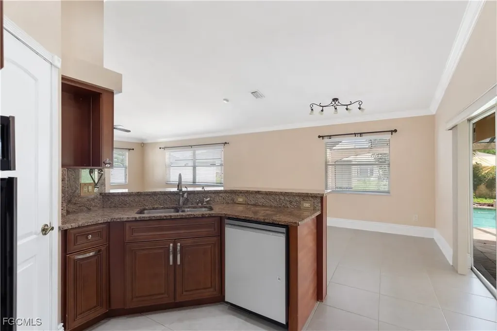 329 NE 9th Street Cape Coral FL 33909