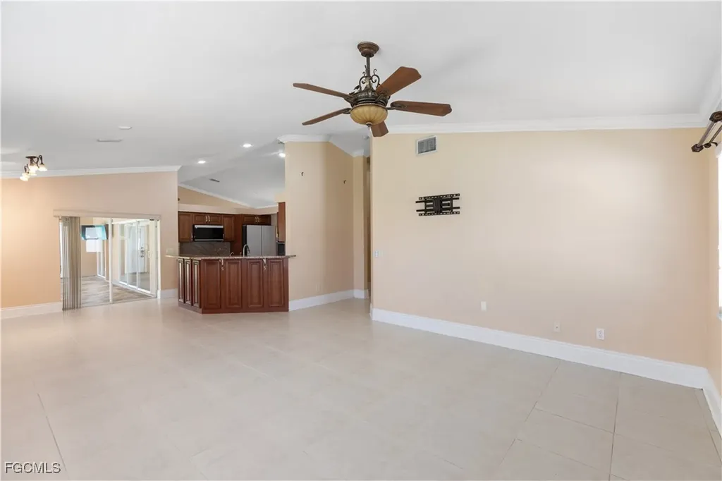 329 NE 9th Street Cape Coral FL 33909