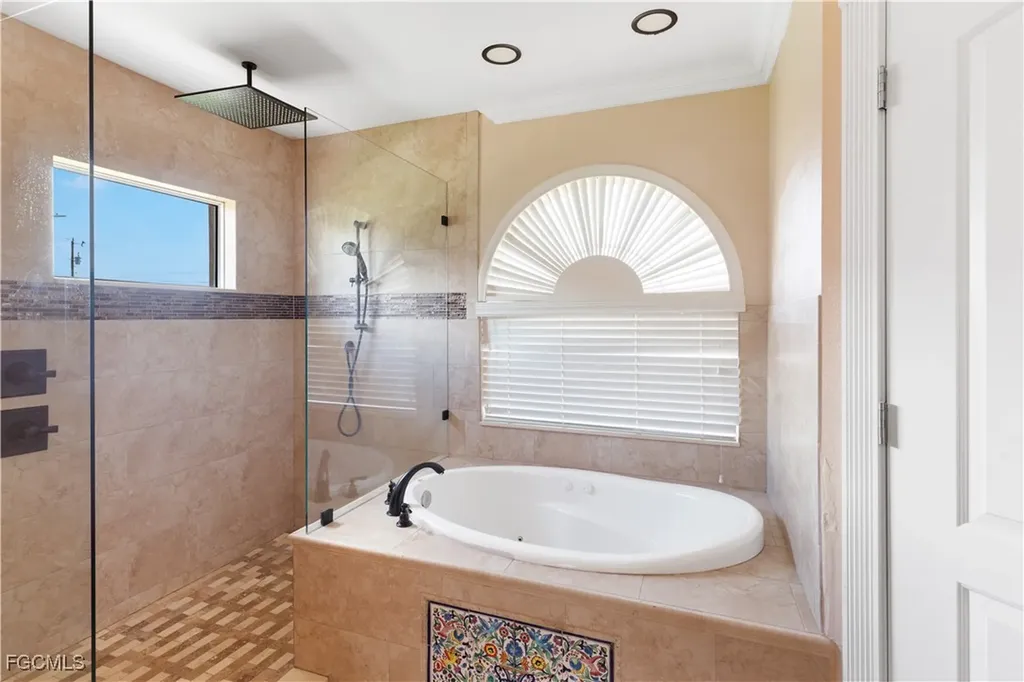 329 NE 9th Street Cape Coral FL 33909