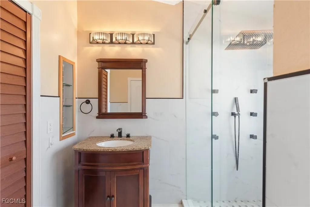 329 NE 9th Street Cape Coral FL 33909