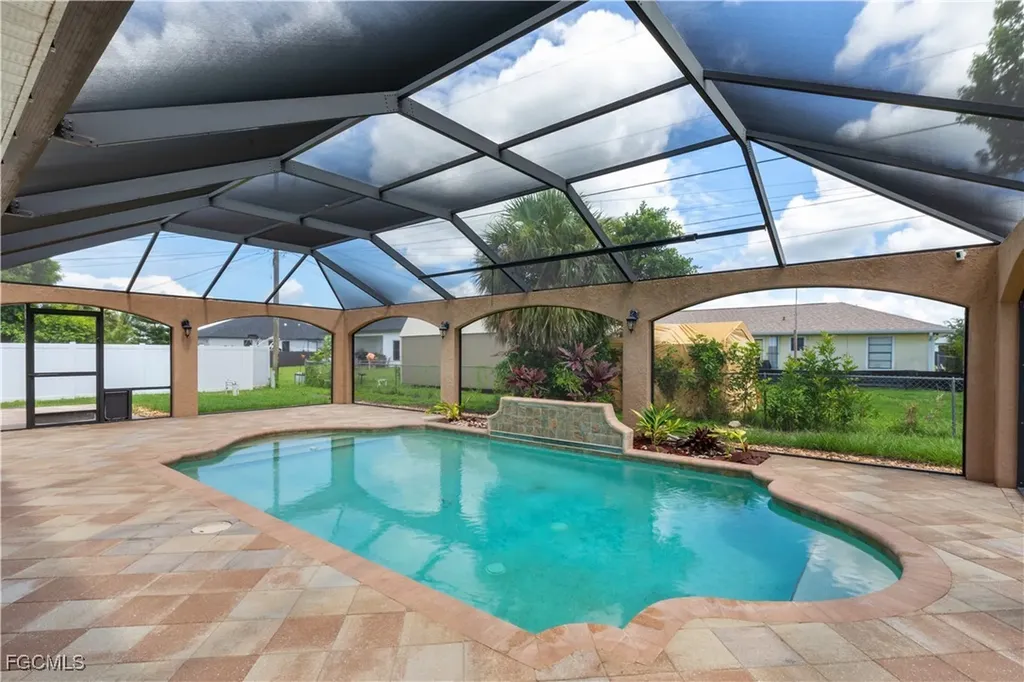 329 NE 9th Street Cape Coral FL 33909