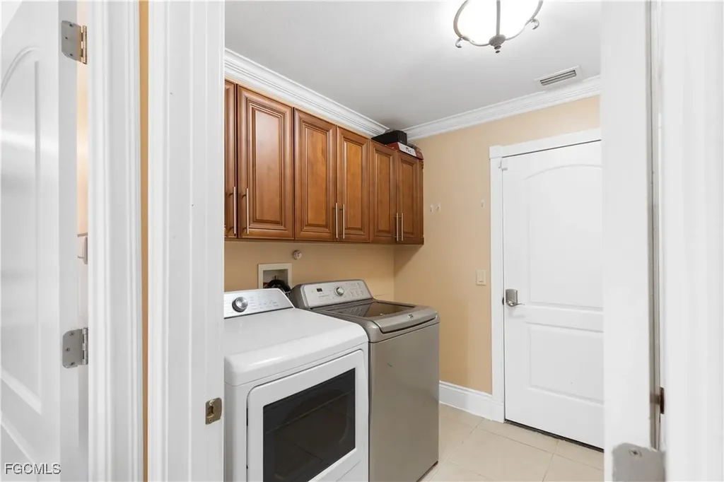 329 NE 9th Street Cape Coral FL 33909