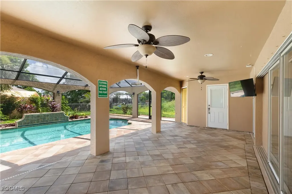 329 NE 9th Street Cape Coral FL 33909