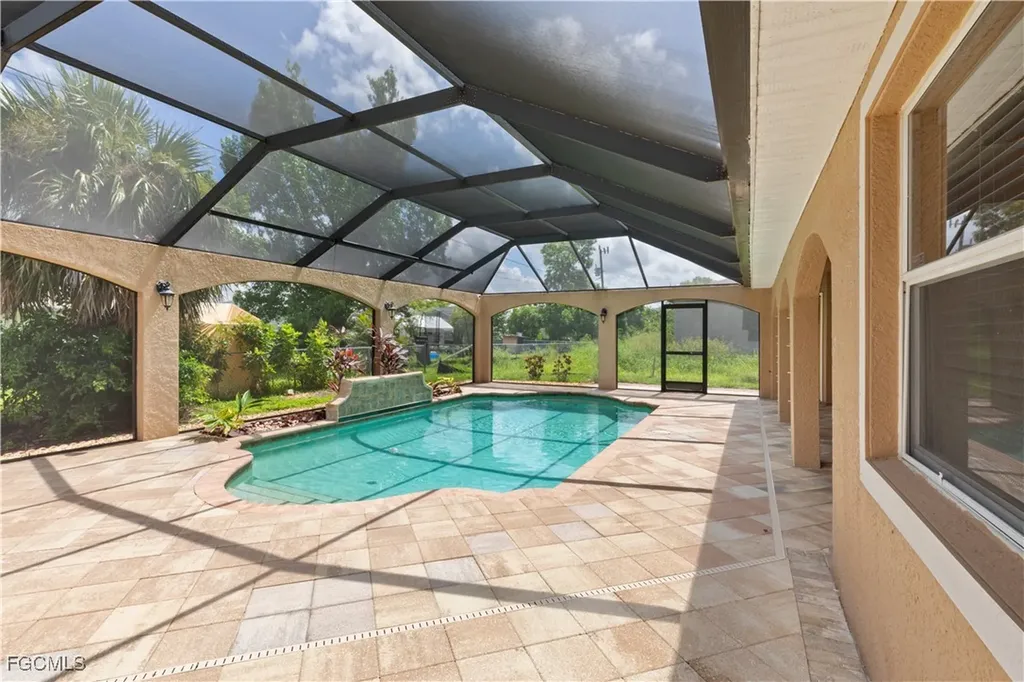 329 NE 9th Street Cape Coral FL 33909