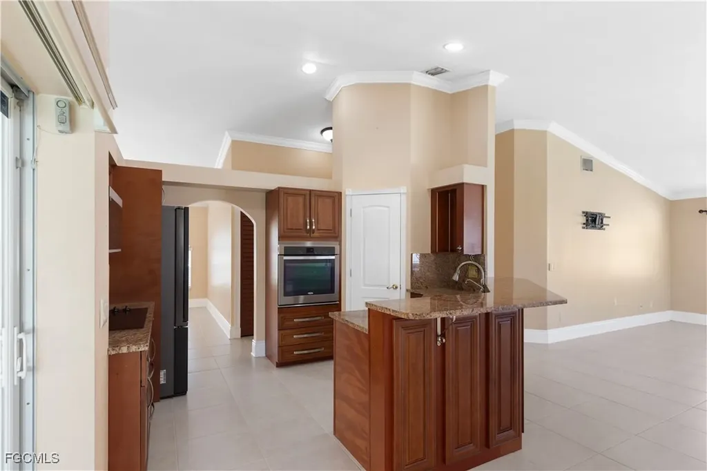 329 NE 9th Street Cape Coral FL 33909