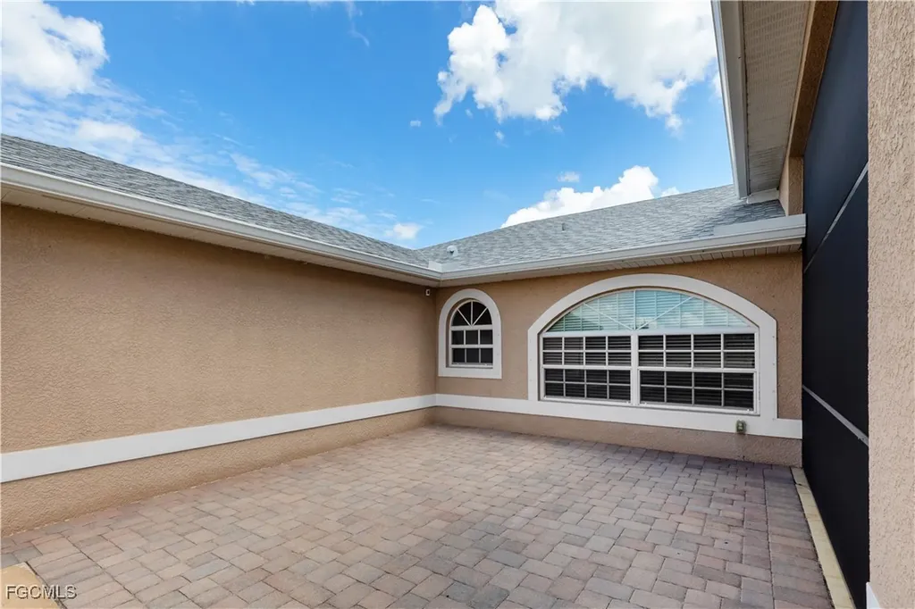329 NE 9th Street Cape Coral FL 33909