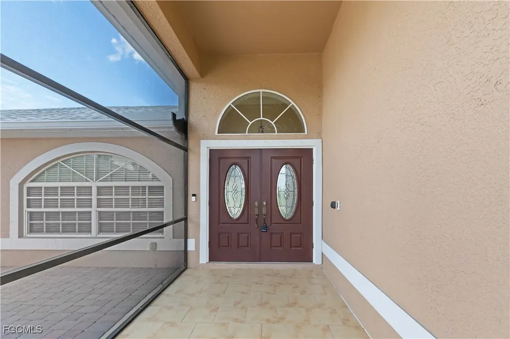 329 NE 9th Street Cape Coral FL 33909