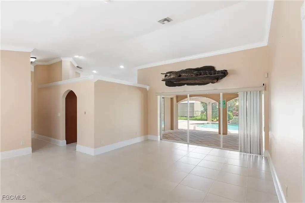 329 NE 9th Street Cape Coral FL 33909