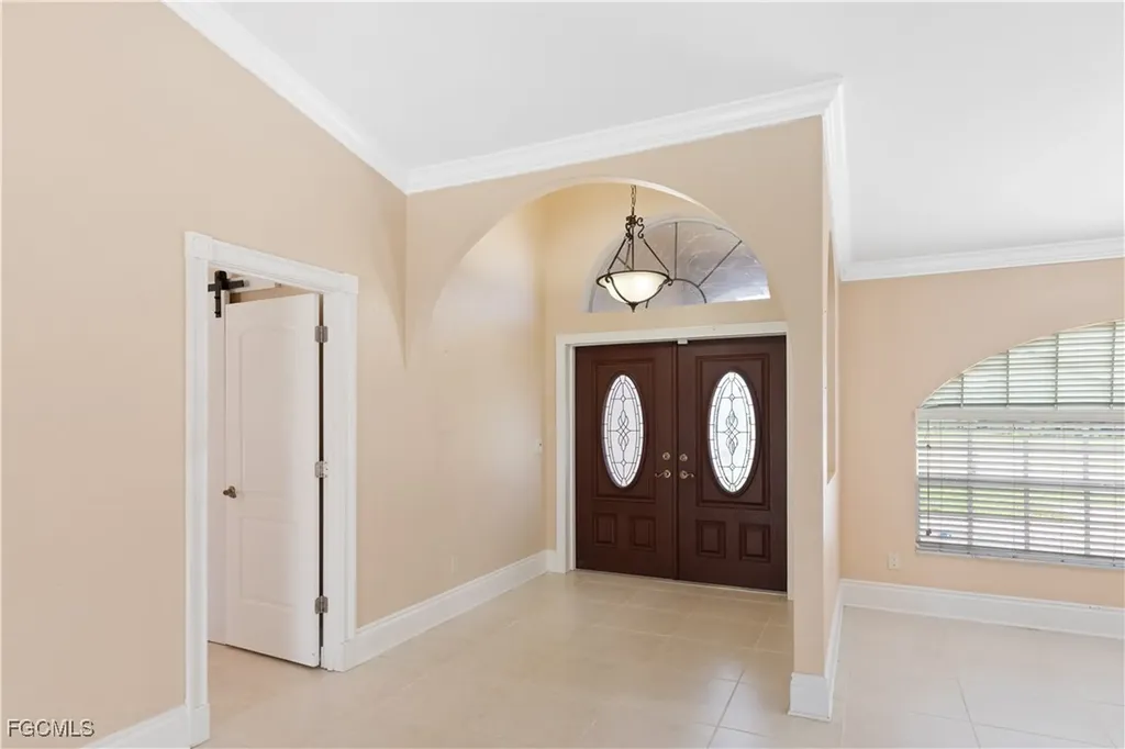 329 NE 9th Street Cape Coral FL 33909