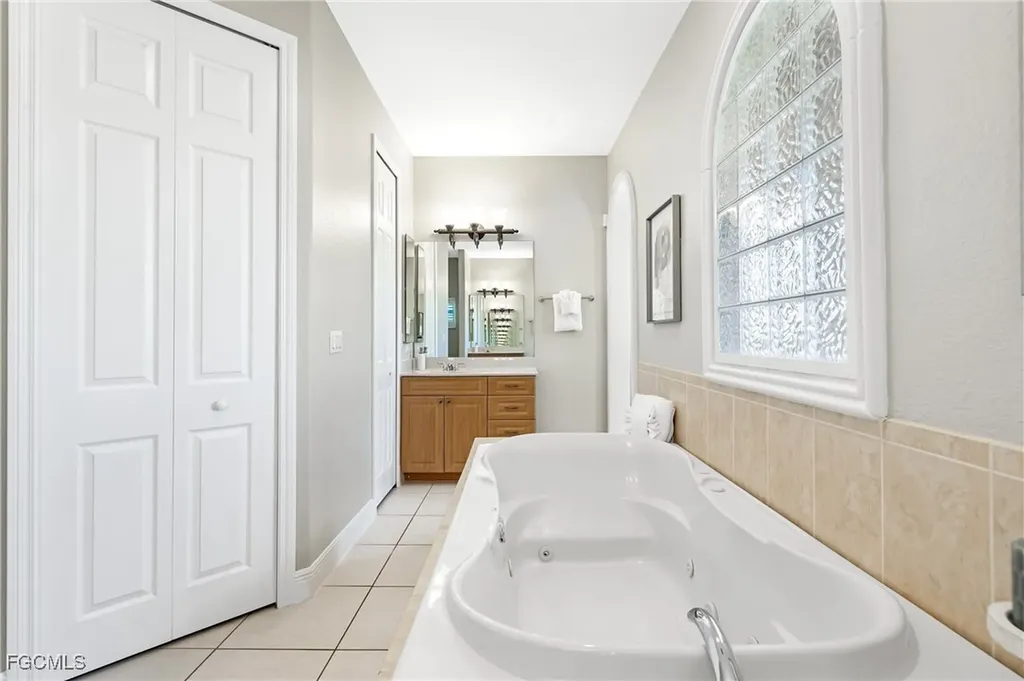 2817 SW 42nd Lane Cape Coral FL 33914