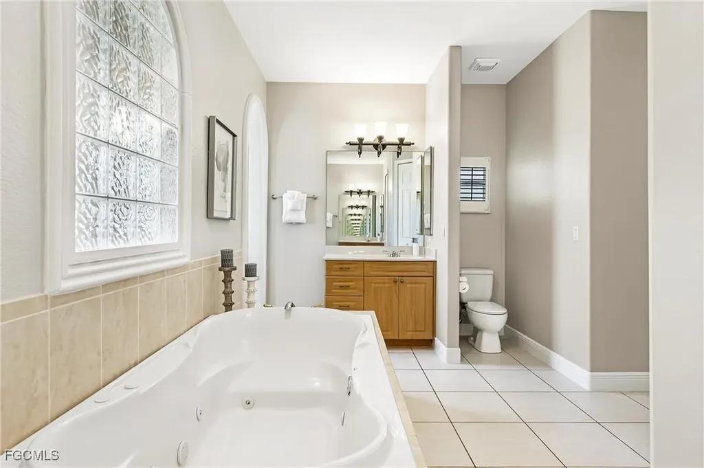 2817 SW 42nd Lane Cape Coral FL 33914