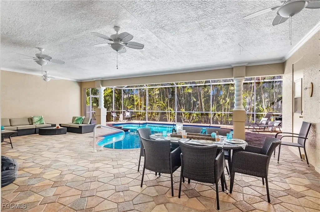 2817 SW 42nd Lane Cape Coral FL 33914