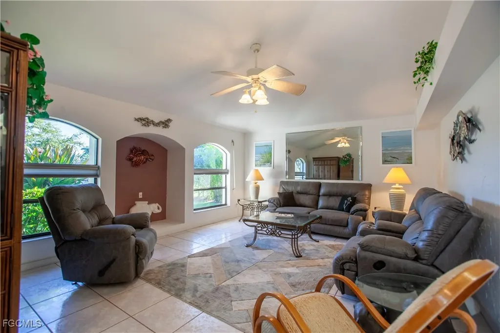 1202 SE 21st Street Cape Coral FL 33990