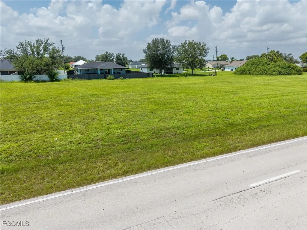 2144 Diplomat Parkway E Cape Coral FL 33909