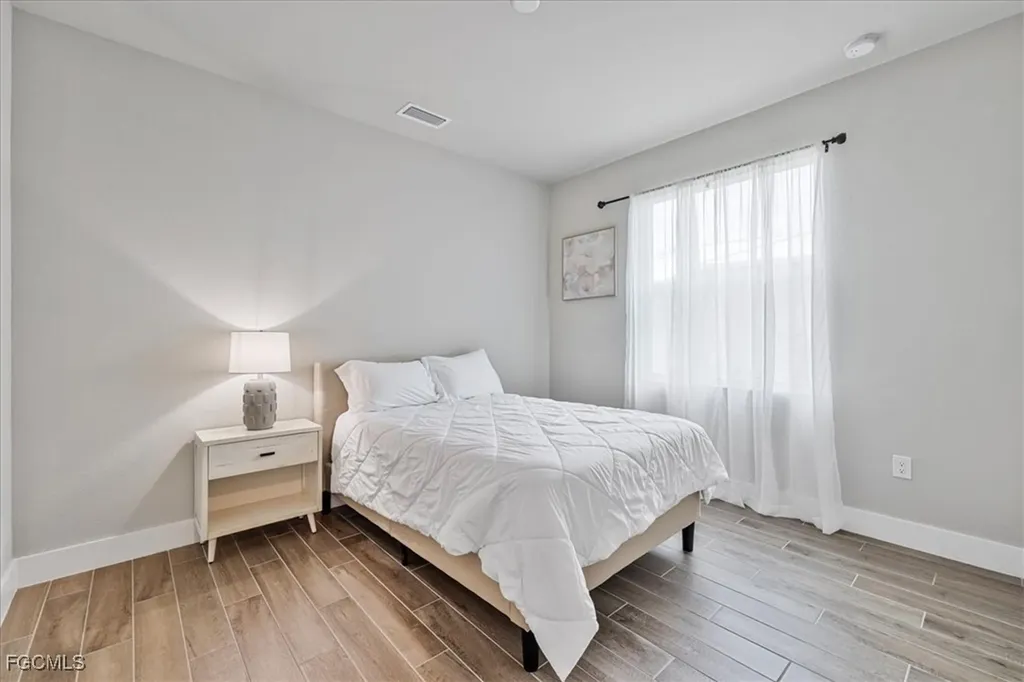 1142 SW 15th Street Cape Coral FL 33991