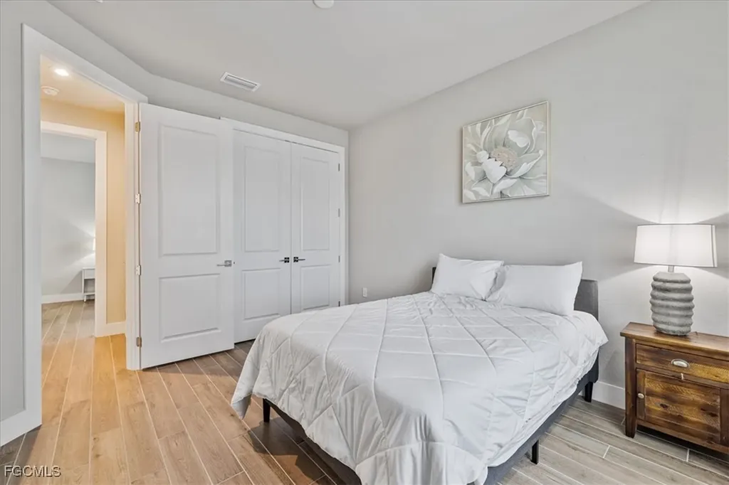 1142 SW 15th Street Cape Coral FL 33991