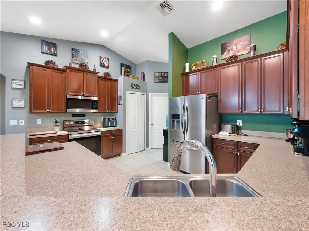 2817 Gleason Parkway Cape Coral FL 33914